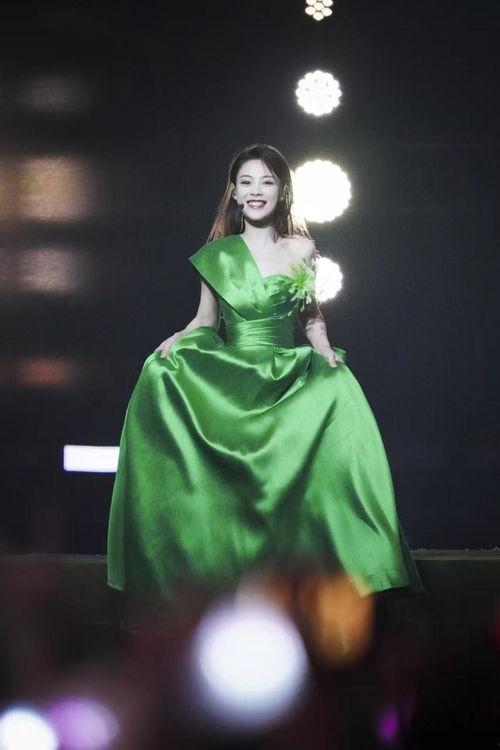 圈内爆料陈丽君陈昊宇,揭秘娱乐圈背后的情感纠葛 第2张 圈内爆料陈丽君陈昊宇,揭秘娱乐圈背后的情感纠葛 第2张